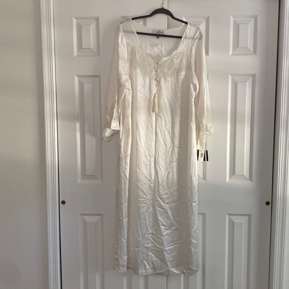 Valentino Intimo ivory intimate